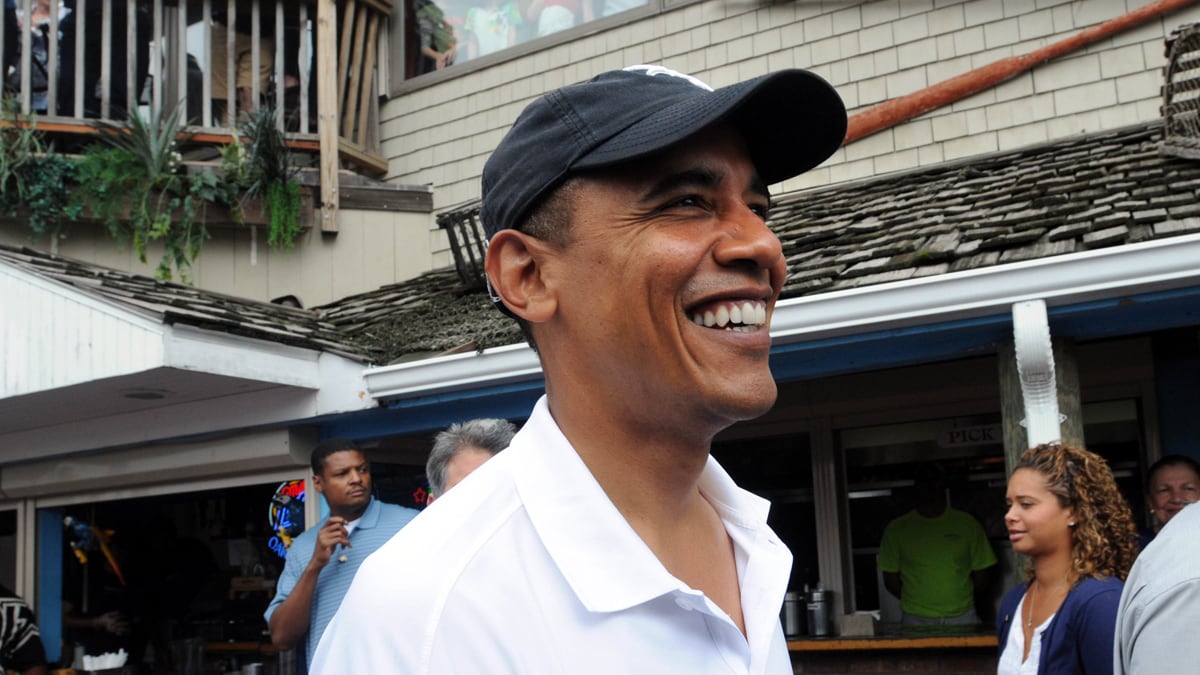 articles/2011/08/11/obama-vacation-pundits-say-no-way/obama-vacation-grove_lq89qr