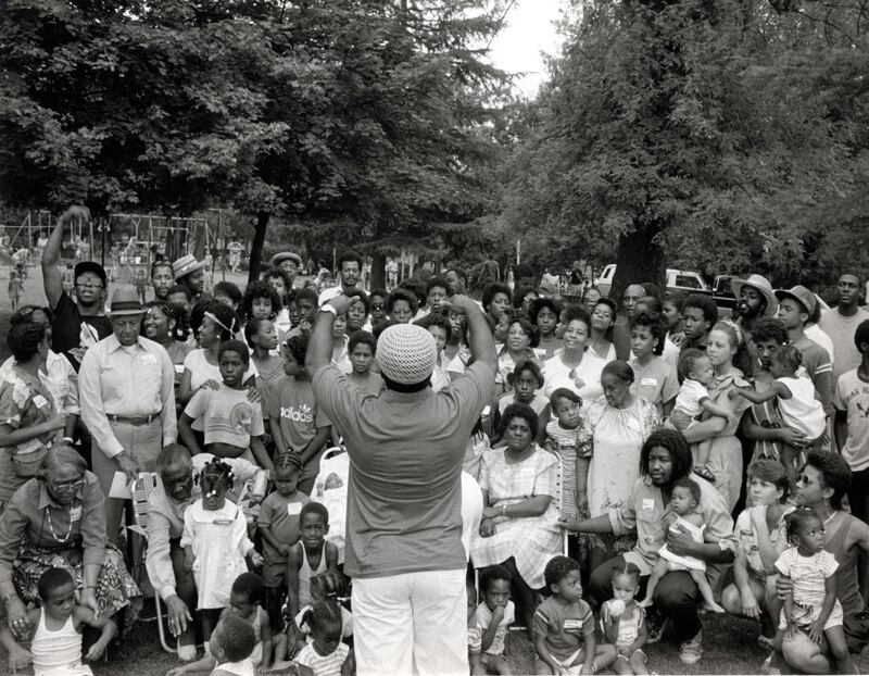 galleries/2014/01/30/carrie-mae-weems-retrospective-at-the-guggenheim-photos/carrie-mae-weems-guggenheim-familyreunion_noowcu