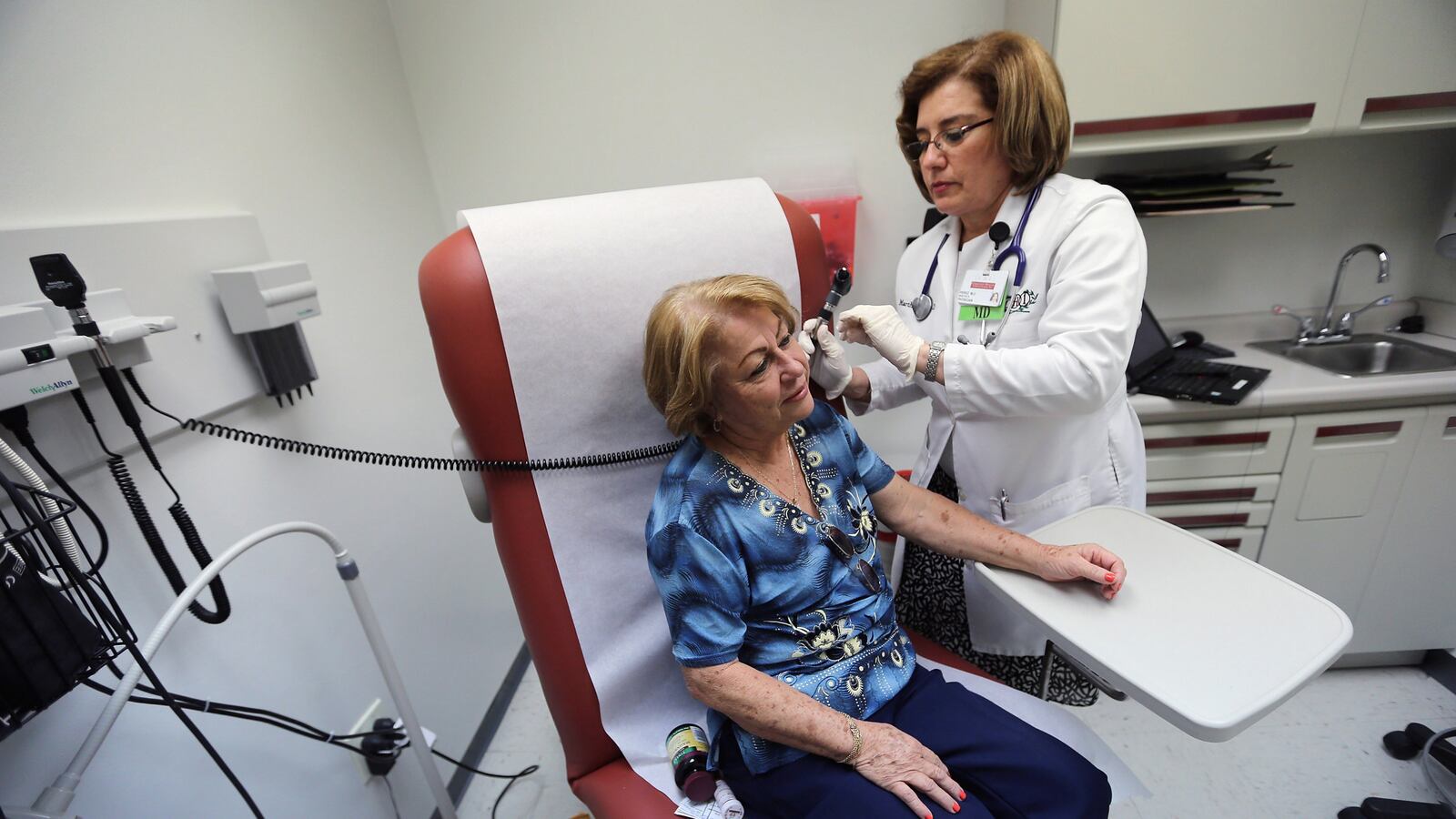 articles/2013/03/17/d-c-elites-agree-on-medicare-rx-cuts-for-thee-but-not-for-me/130316-green-medicare-tease-embed_wqxt7c