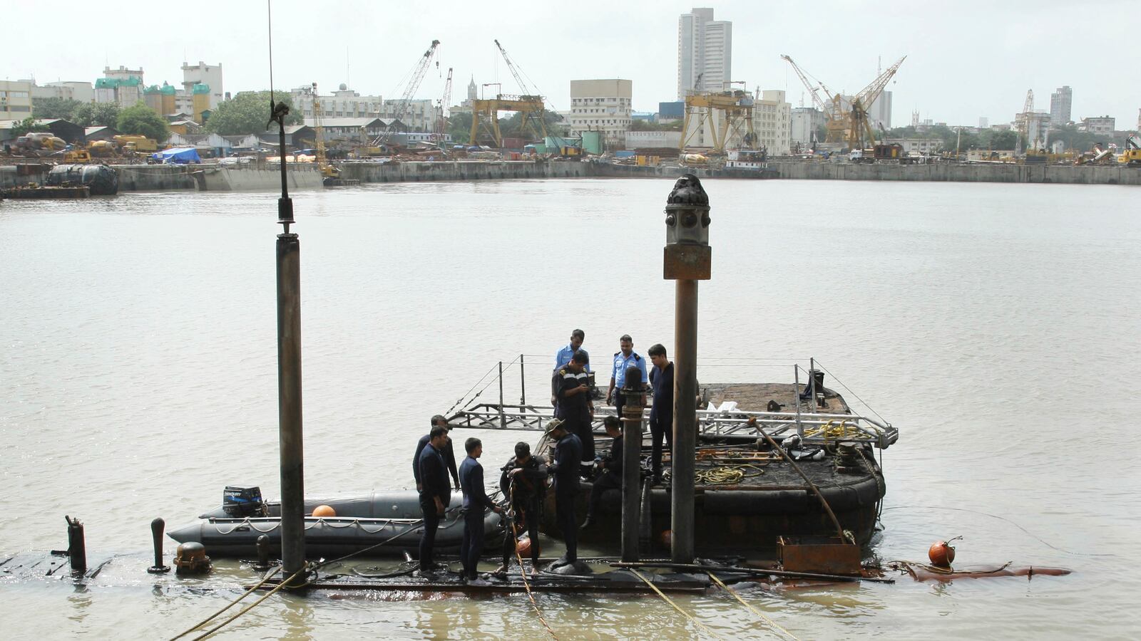 cheats/2013/08/16/bodies-from-indian-submarine-found/130816-india-submarine-cheat_yejkia