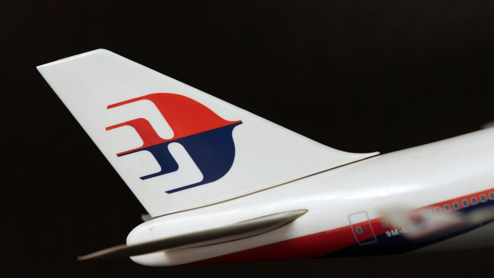 articles/2014/05/05/passenger-flights-must-stop-carrying-lithium-ion-batteries-as-cargo/140502-irving-mh370-tease_jgaflc