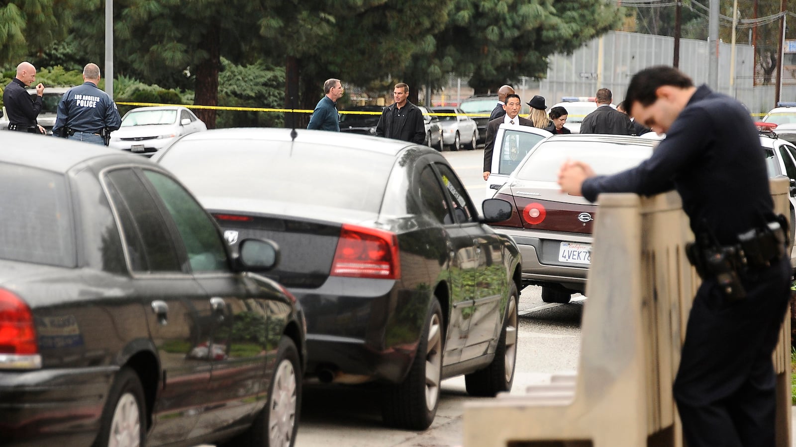 cheats/2012/12/02/4-shot-in-la-suburb/northridge-shooting-cheat1_rzd1c5