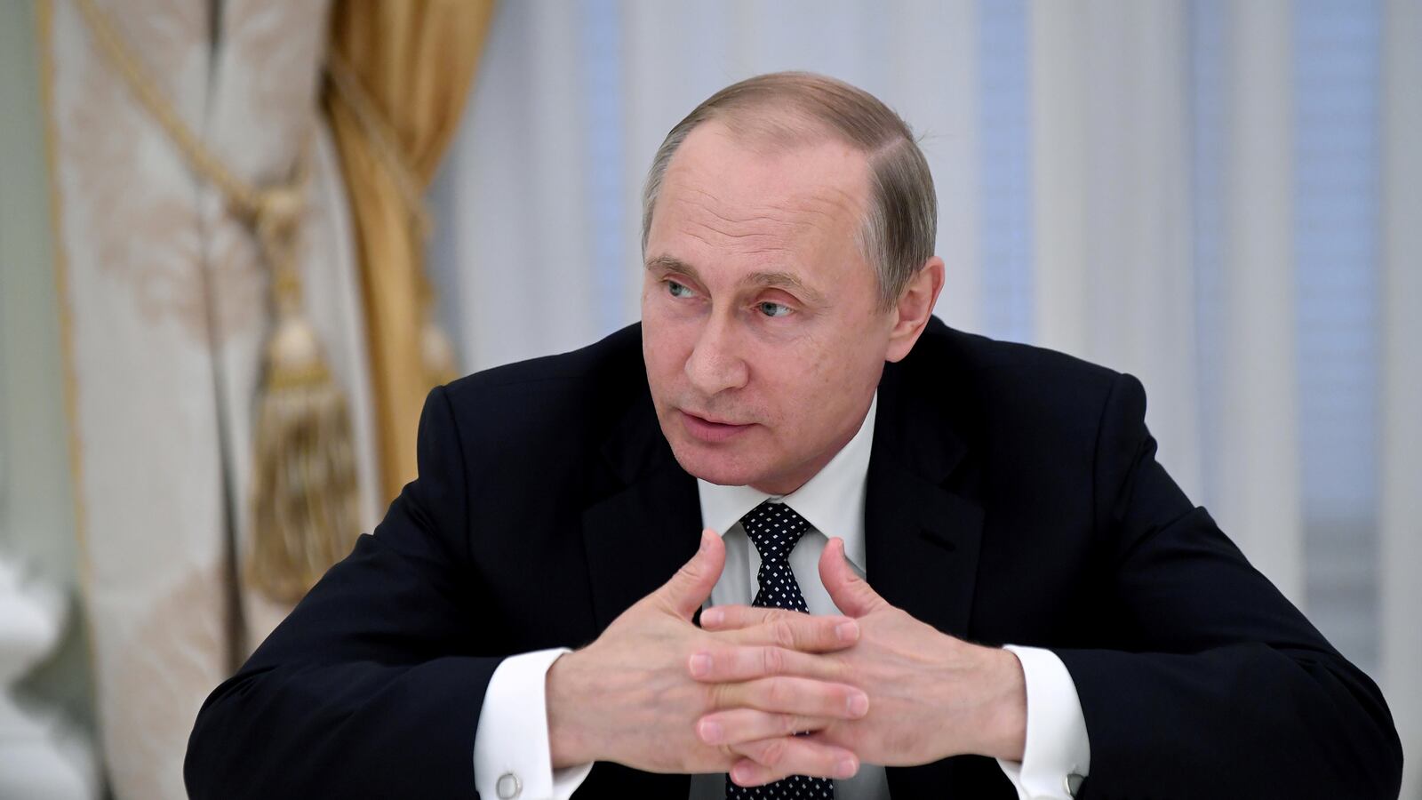 articles/2016/07/25/fbi-suspects-russia-hacked-dnc-u-s-officials-say-it-was-to-elect-donald-trump/160725-youssef-russia-wikileaks-tease_uuvfou