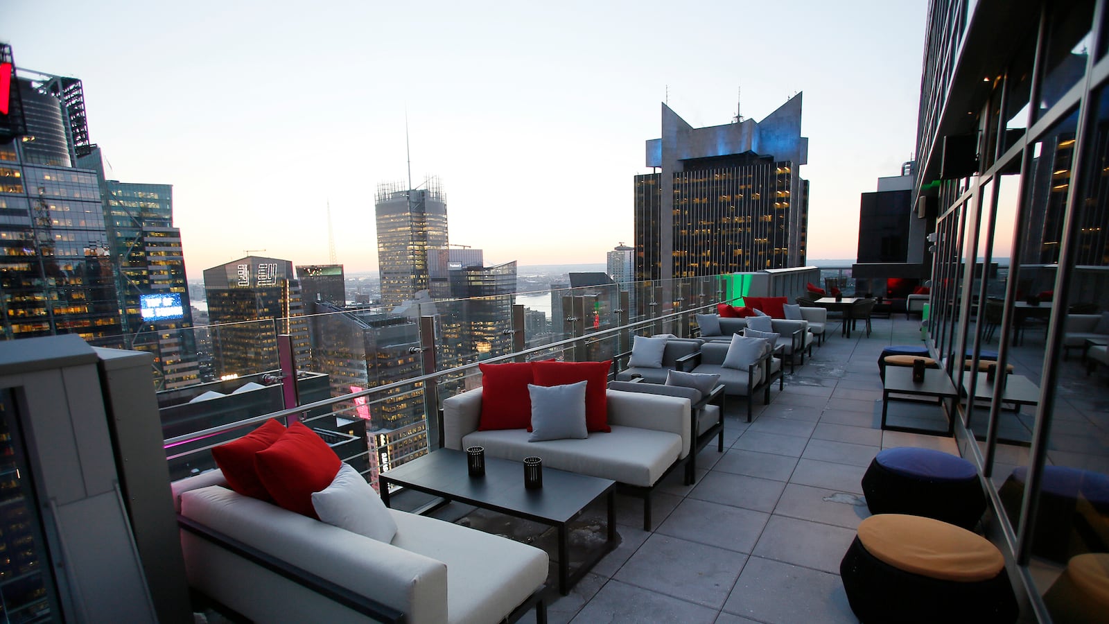 articles/2014/04/02/new-york-city-s-best-new-hotspots-this-spring/140401-gal-outdoor-nyc-hyattbar54_nj7cs8