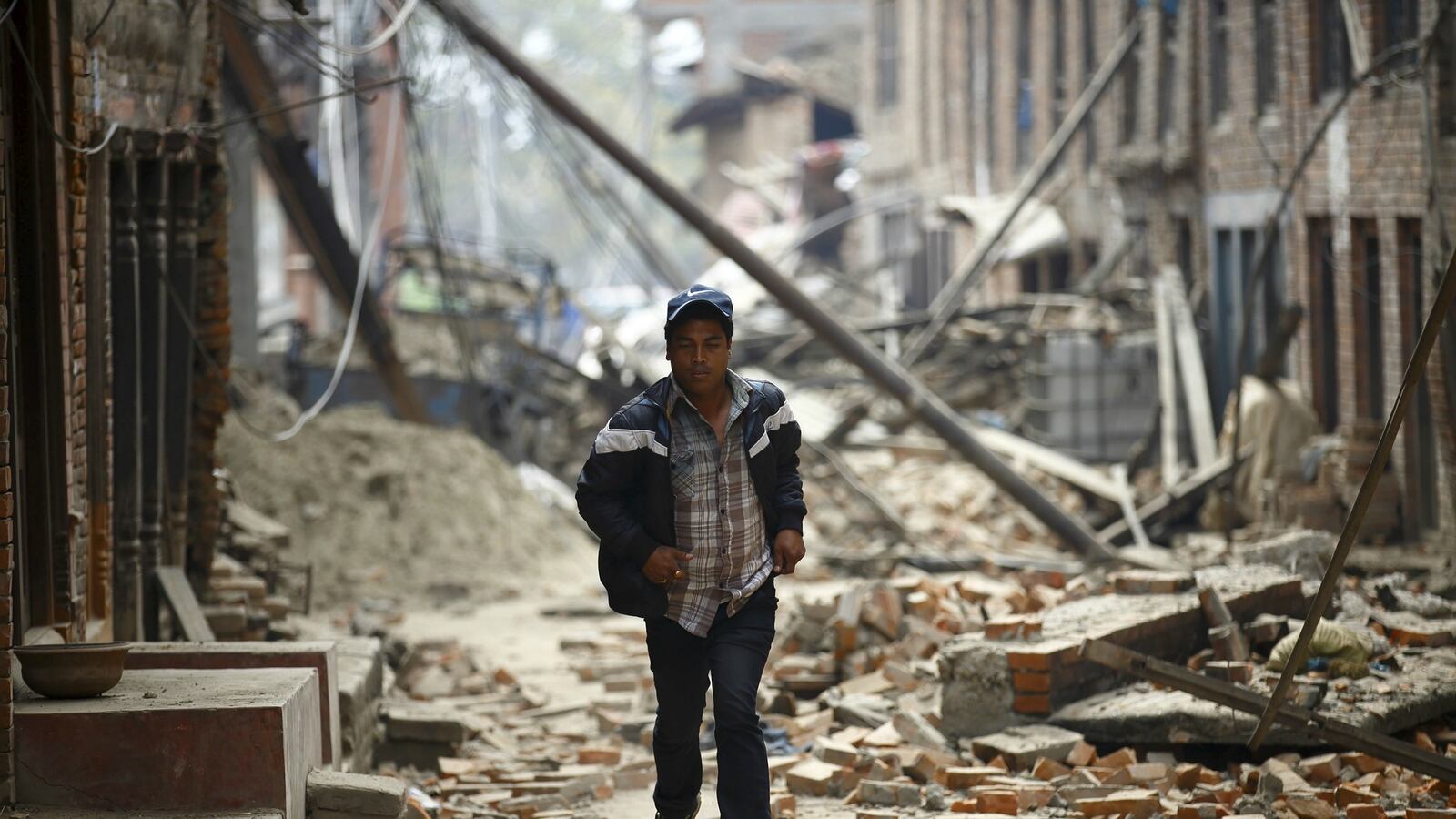 cheats/2015/04/26/nepal-quake-death-toll-passes-2-300/150426-nepal-cheat_m0ulol