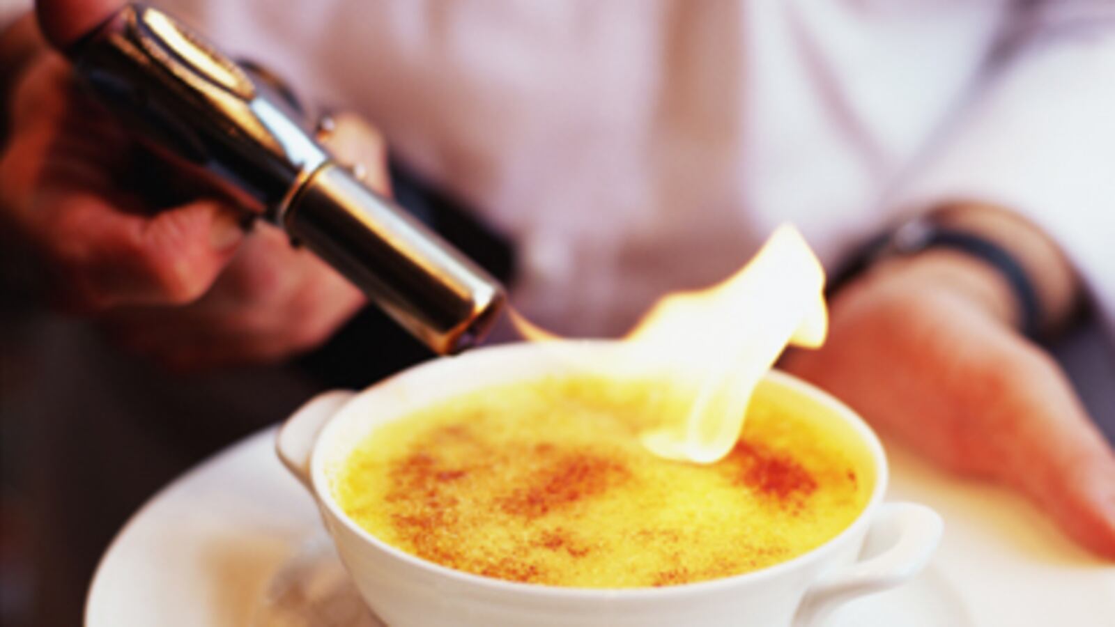 articles/2010/12/06/harvard-the-physics-of-food/colarusso-harvard-cooking_144924_b5ajpc