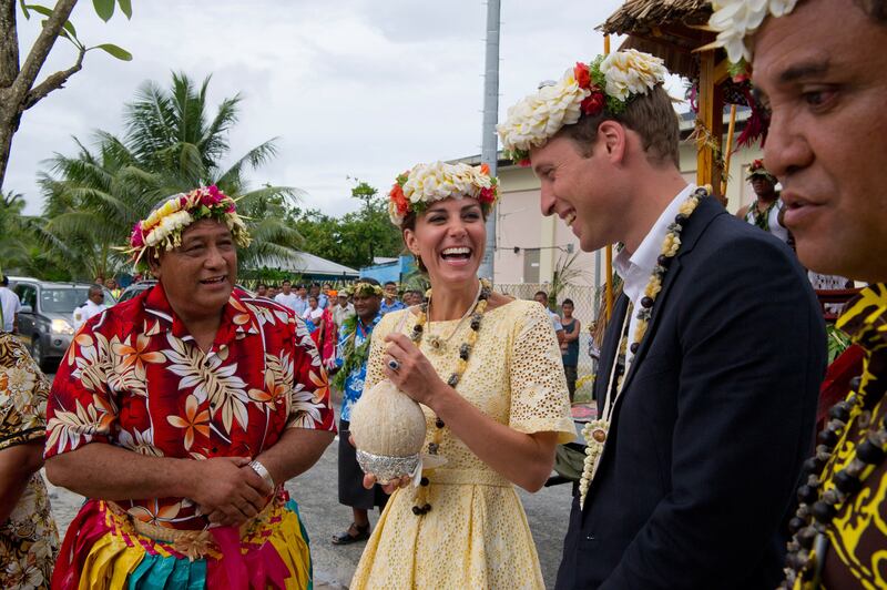 galleries/2012/09/22/the-best-of-prince-william-kate-s-jubilee-south-pacific-visit-photos/will-kate-tour-3_nn23l7