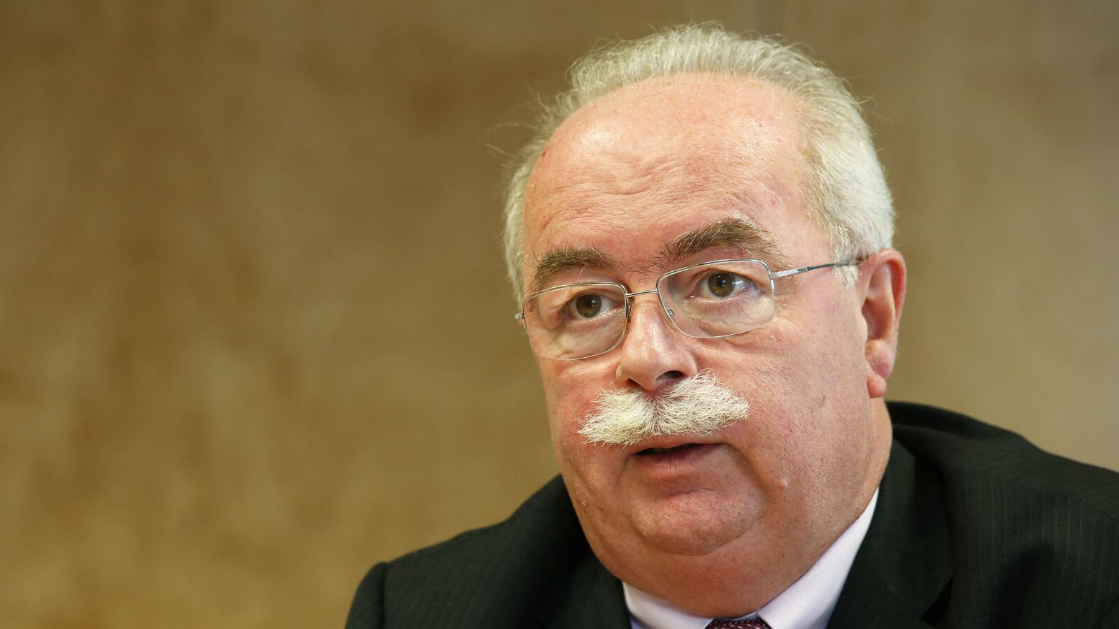 cheats/2014/10/21/total-oil-s-ceo-dies-in-moscow-jet-crash/141021-christophe-de-margerie-cheat_ic2wz8