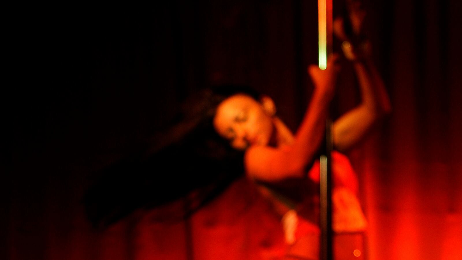 articles/2013/01/09/houston-strippers-we-don-t-need-a-special-license/TX-stripper-tease_uaknxg
