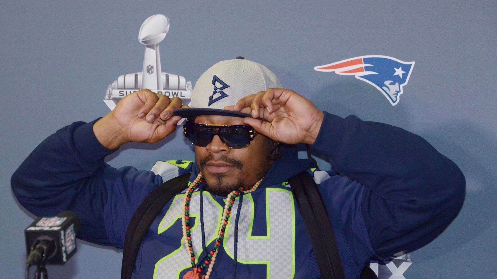 cheats/2015/09/21/marshawn-lynch-allegedly-threatened-boy/150921-lynch-cheat_dq5qvz
