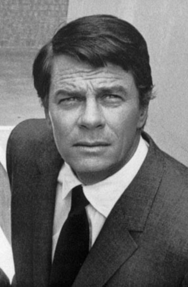 galleries/2010/12/17/rip-in-the-tmz/rip-2010---peter-graves_ydo2rq