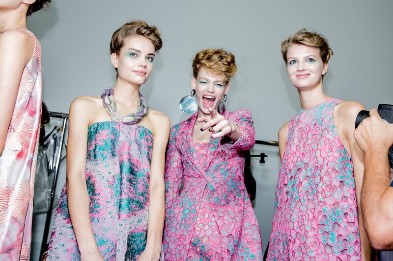 galleries/2013/09/24/backstage-at-giorgio-armani-spring-summer-2014-photos/130923-tachman-milan14_mcp3dm