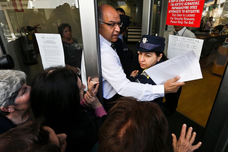 galleries/2013/03/30/week-in-photos-march-30-2013/130329-wip-cyprus_mp3z87