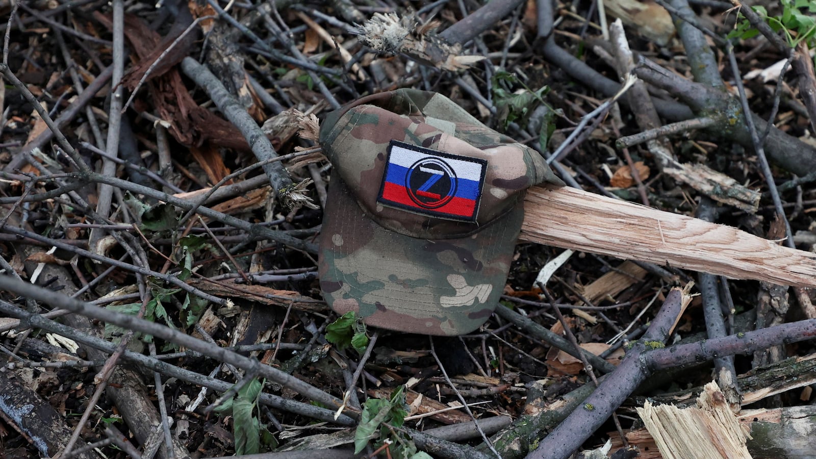 2023-05-12T175739Z_1805995576_RC26W0AY3R2S_RTRMADP_3_UKRAINE-CRISIS-BAKHMUT_exxl3c