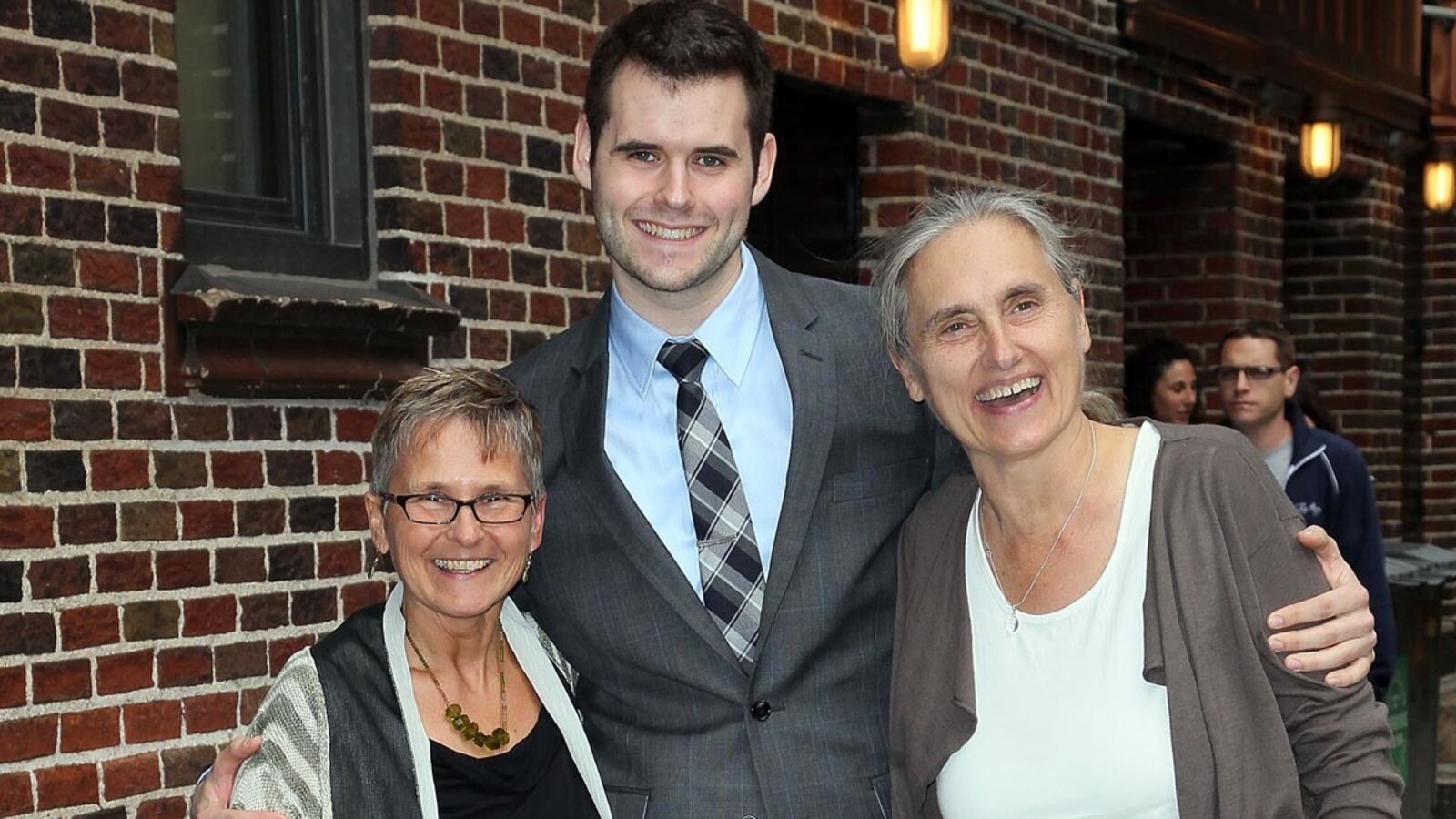 articles/2011/12/06/a-tale-of-two-moms-a-teenage-son-and-a-video-that-wouldn-t-die/my-two-moms-wahls-tease-new_x6bn6p