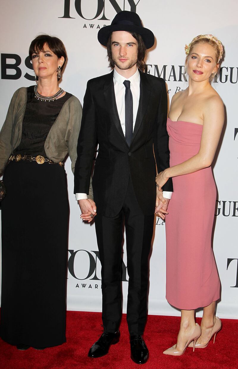 galleries/2013/06/09/tony-awards-red-carpet-2013-neil-patrick-harris-more-photos/130609-tonys-miller_z8myv1