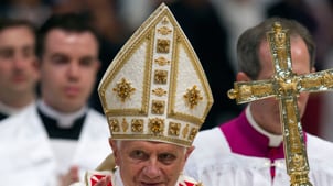 cheats/2011/04/22/pope-hosts-good-friday-tv-show/pope-easter_rcpuok