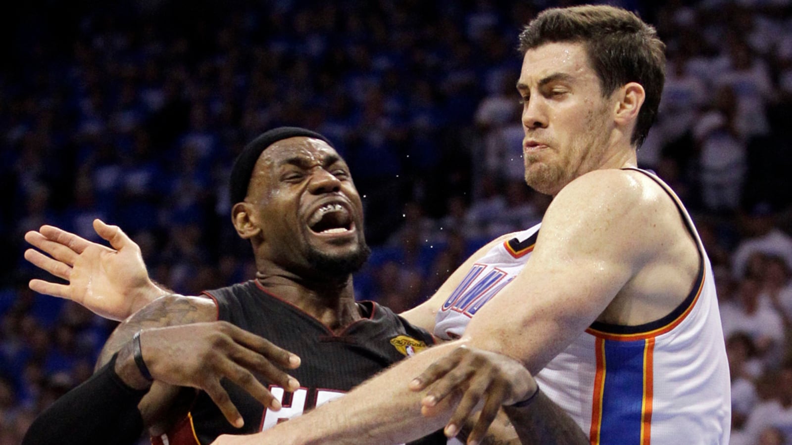 articles/2012/06/15/james-wade-step-up-as-miami-beats-okc-thunder-in-game-2/nba-game-singal-tease_bp1mhn