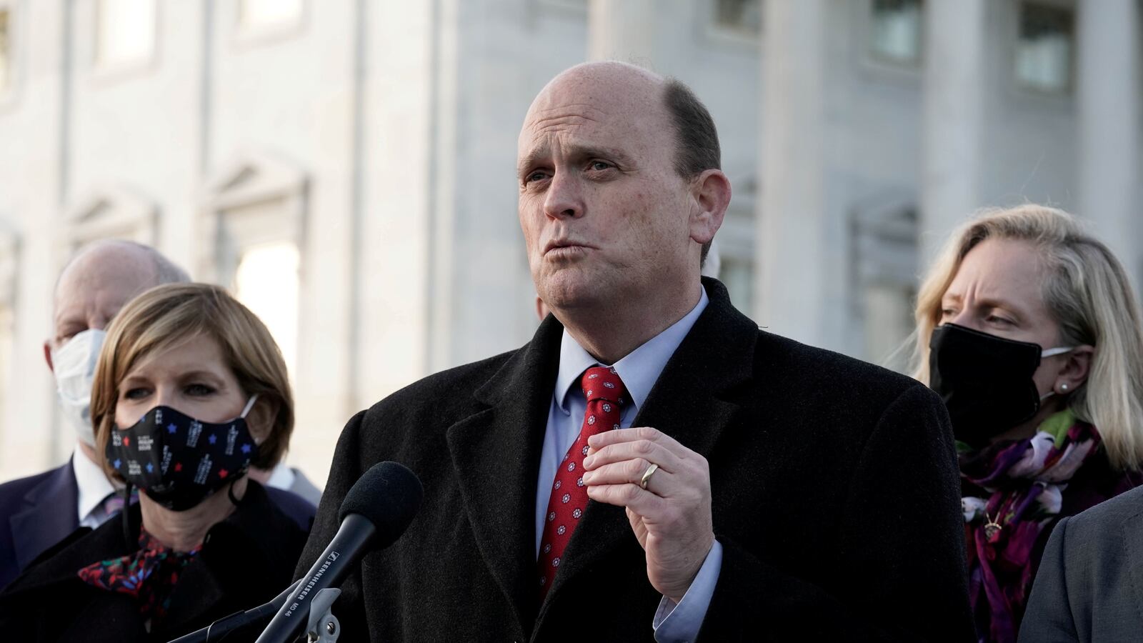 2021-01-12T220747Z_20117923_RC2YRK9TG6T6_RTRMADP_3_HEALTH-CORONAVIRUS-USA-CONGRESS_uiug12