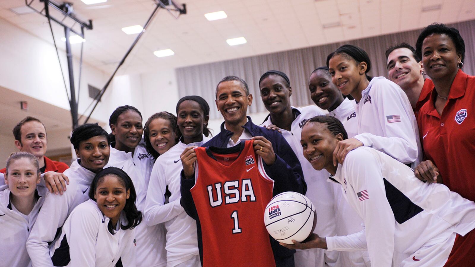 articles/2012/07/25/how-obama-and-romney-will-try-to-leverage-the-olympics/obama-olympics-campaign-stone_vuy99g