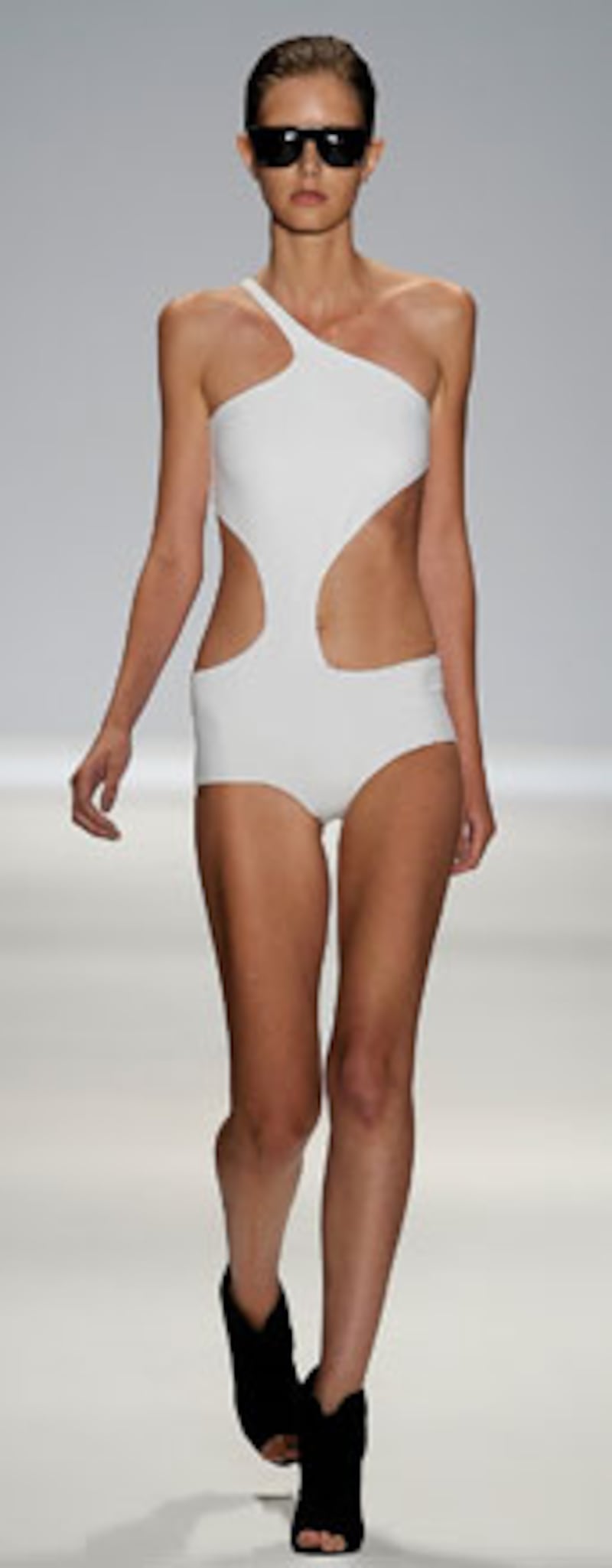 galleries/2009/09/11/ny-fashion-week-day-2/fashion-runway-highlights--day-2--1_a8gksp