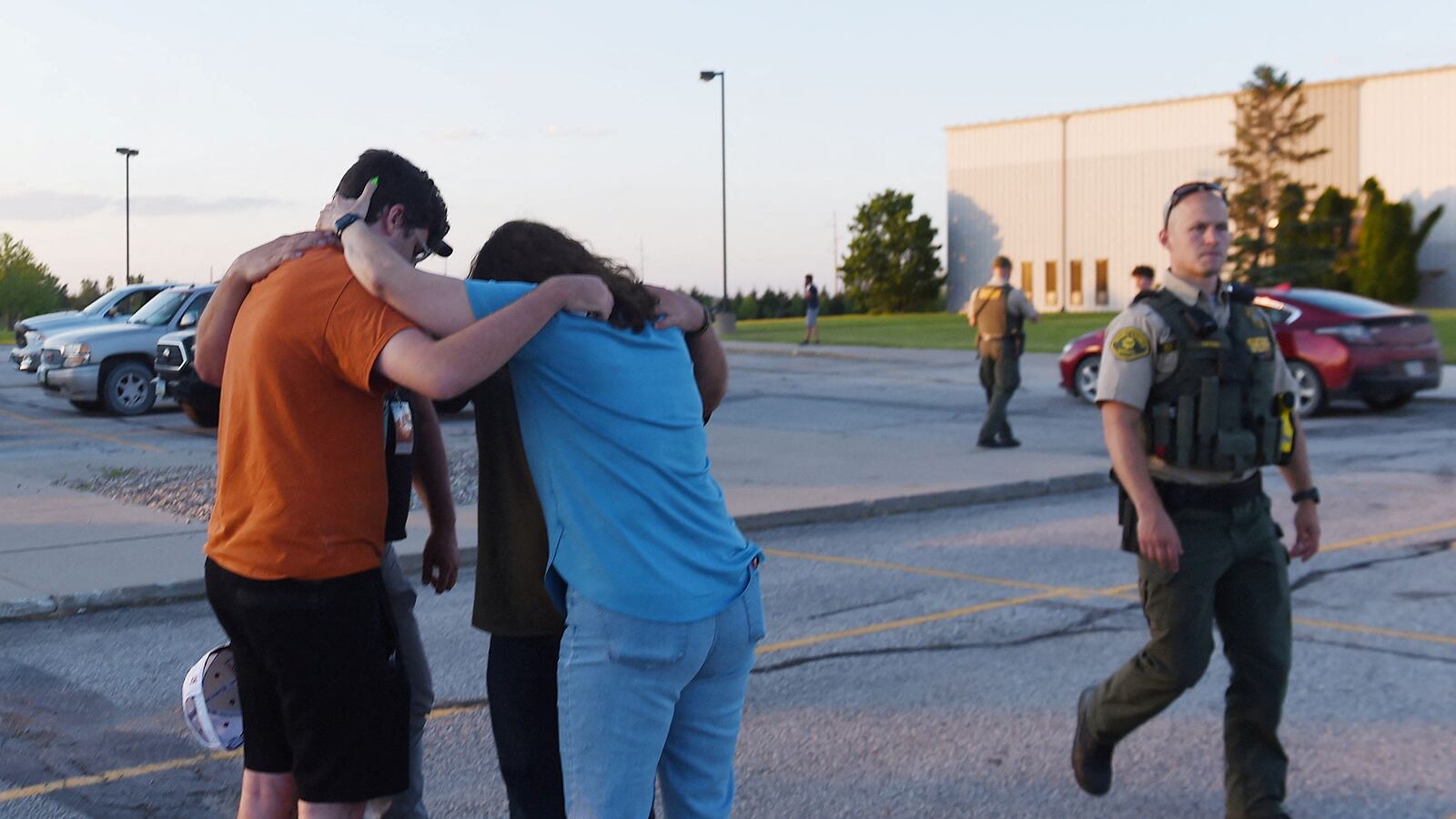 2022-06-03T060919Z_765905992_RC26KU97AANS_RTRMADP_3_IOWA-SHOOTING_s0glm8