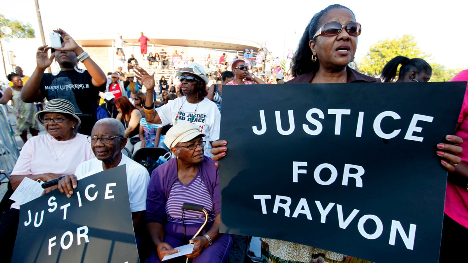 cheats/2012/04/06/poll-trayvon-shows-racial-divide/trayvon-martin-poll-blacks-whites-differing-views-cheat_t7mydp