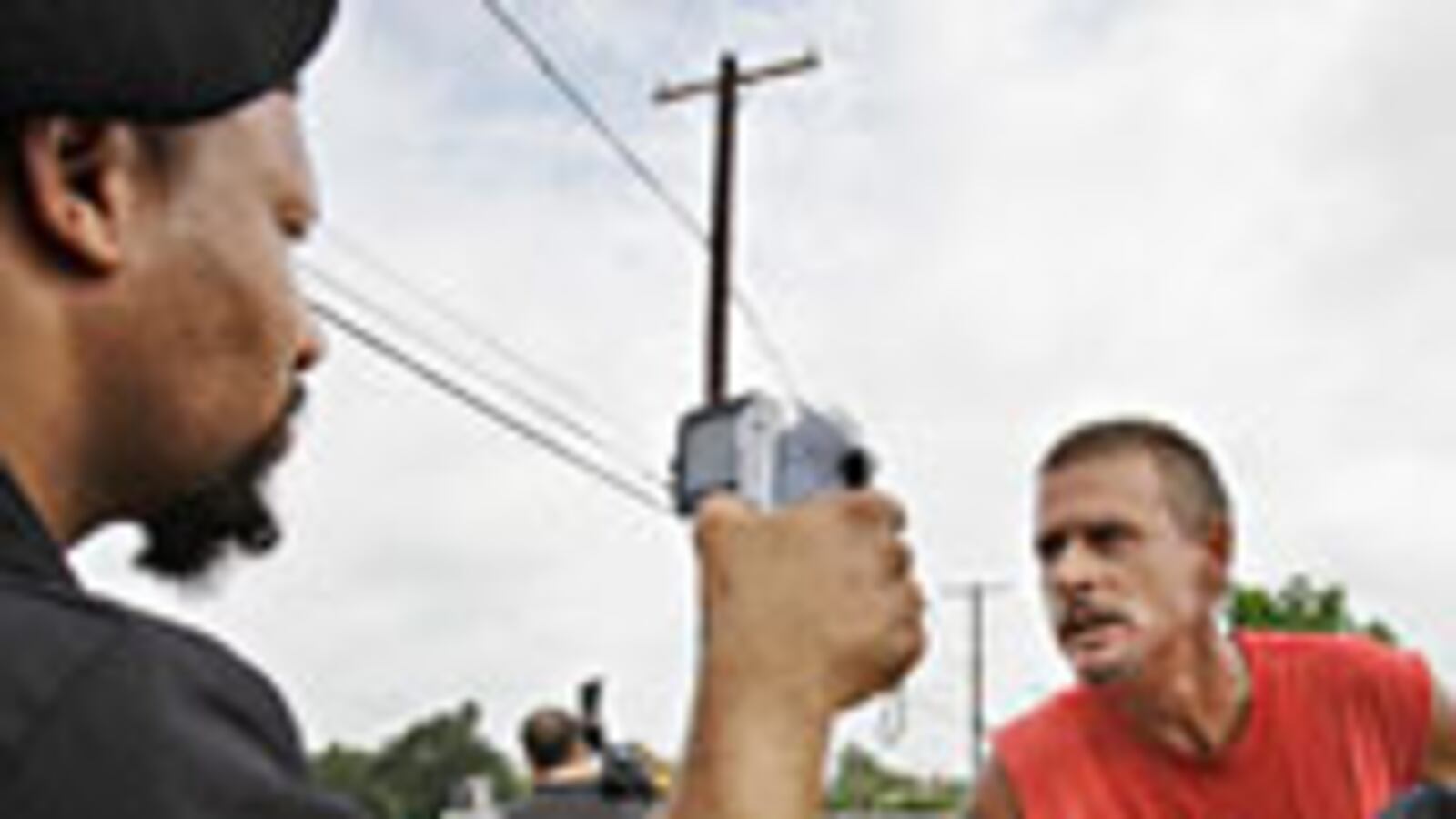 articles/2009/08/13/25-signs-of-hate/avlon-violence_43237_cfy6i8