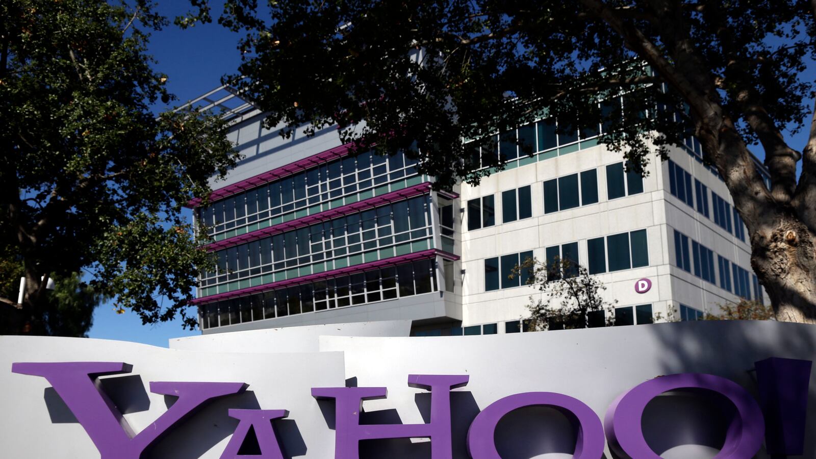 articles/2013/02/27/are-yahoo-and-marissa-mayer-wrong-to-ban-working-from-home/130227-yahoo-home-working-opinion-tease-embed_uoltsc