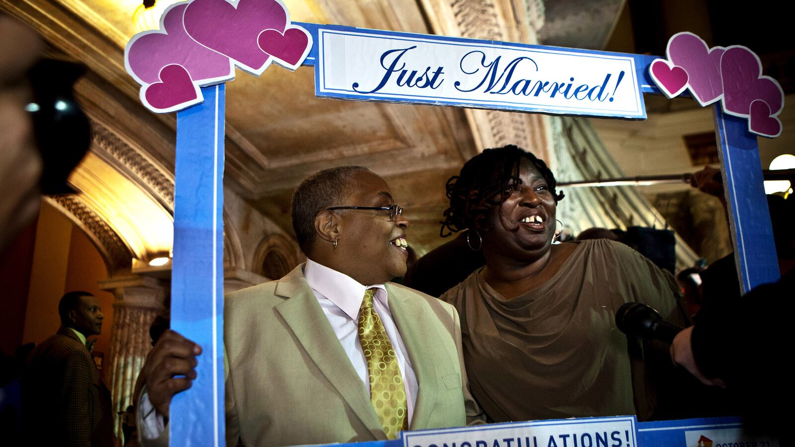 galleries/2013/10/21/i-do-new-jersey-gay-couples-get-married-photos/nj-gay-weddings-tease_et92k3