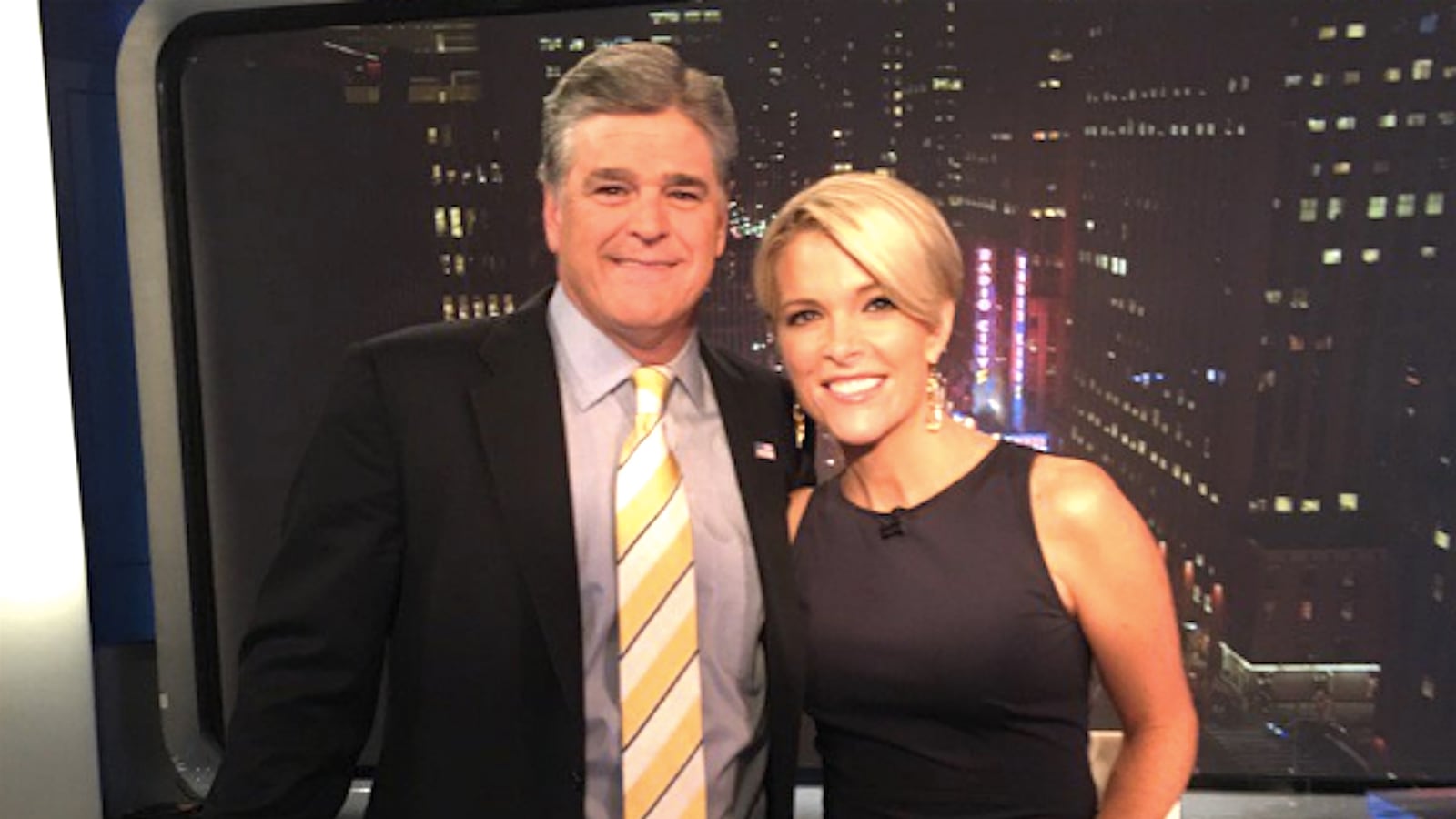 cheats/2016/10/06/megyn-kelly-and-sean-hannity-end-feud-with-identical-twitter-photos/161006-hannity-megyn-feud-cheat_o9act3