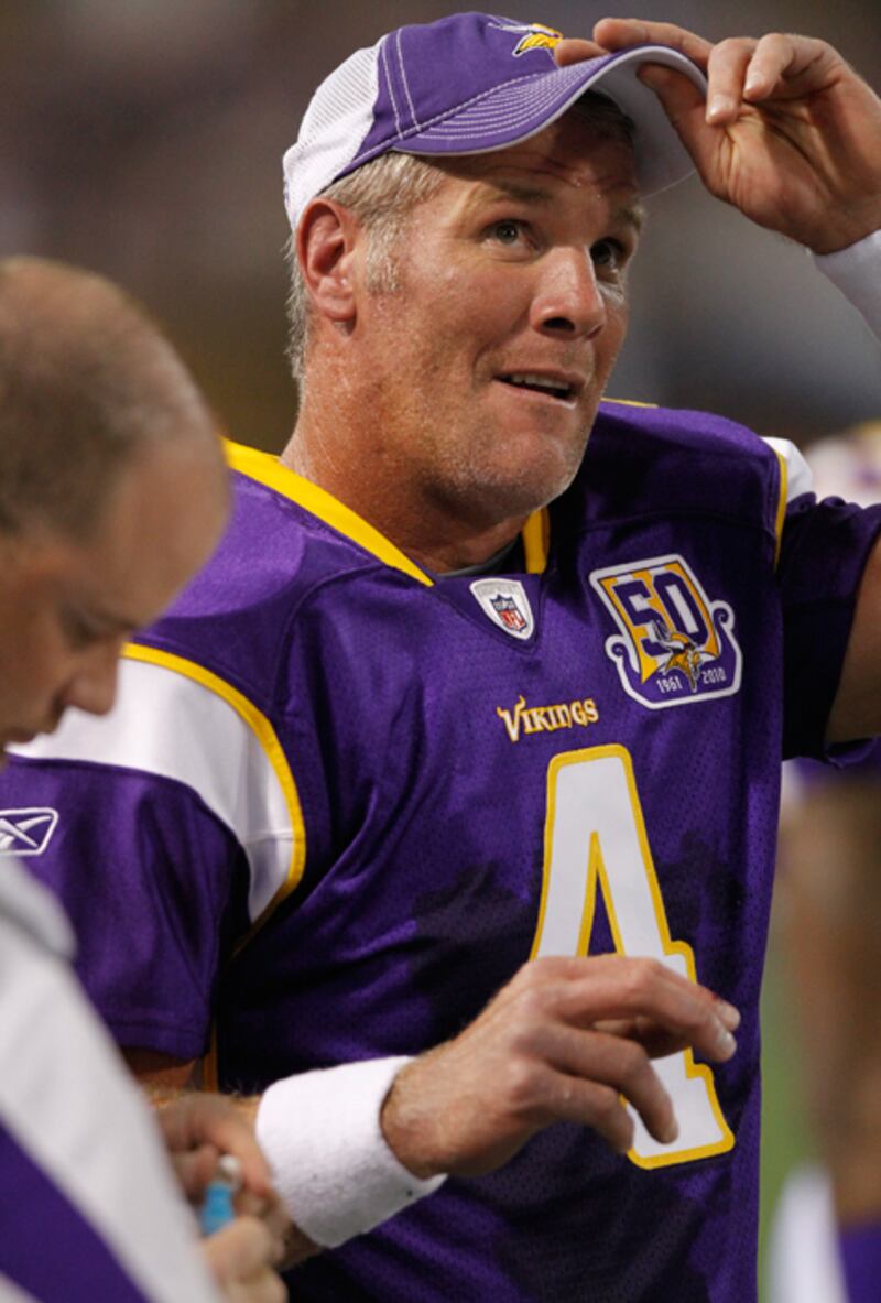 galleries/2010/11/06/celebrity-nude-photo-scandals/celeb-photo-leaks---brett-favre_dtn4mr