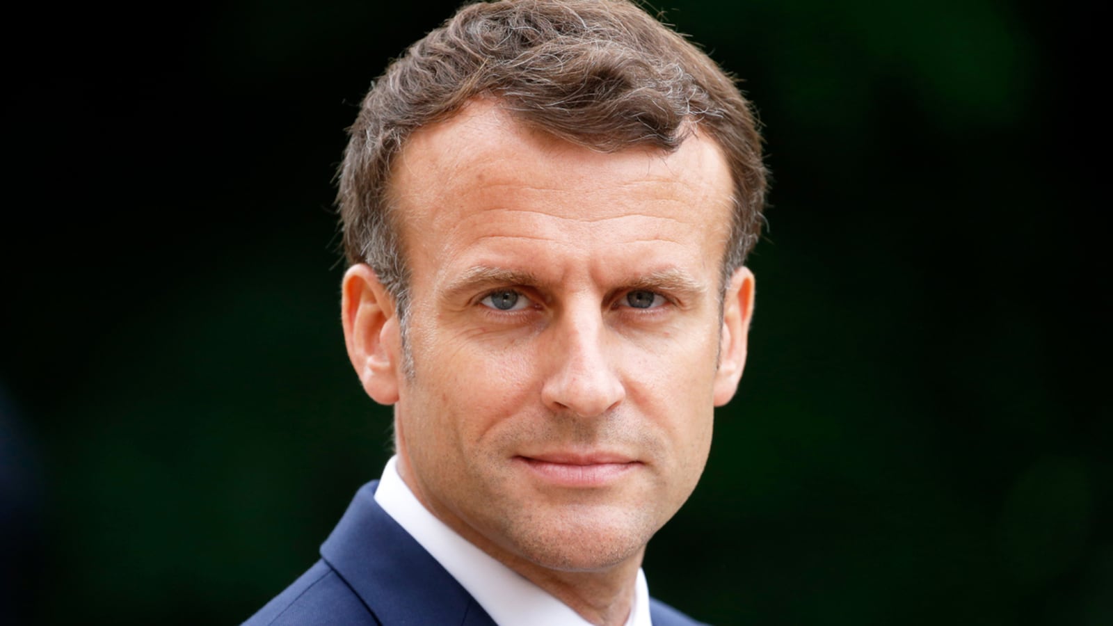 220418-Holmes-Macron-chest-tease_cteewl