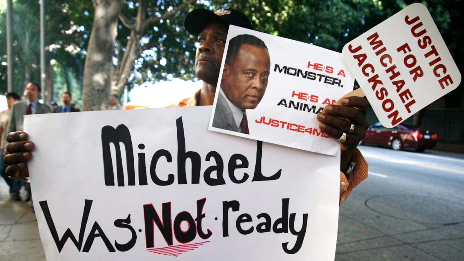 articles/2011/09/30/michael-jackson-trial-shocking-testimony-about-conrad-murray-actions/michael-jackson-death-trial-dimond_z9o5pn