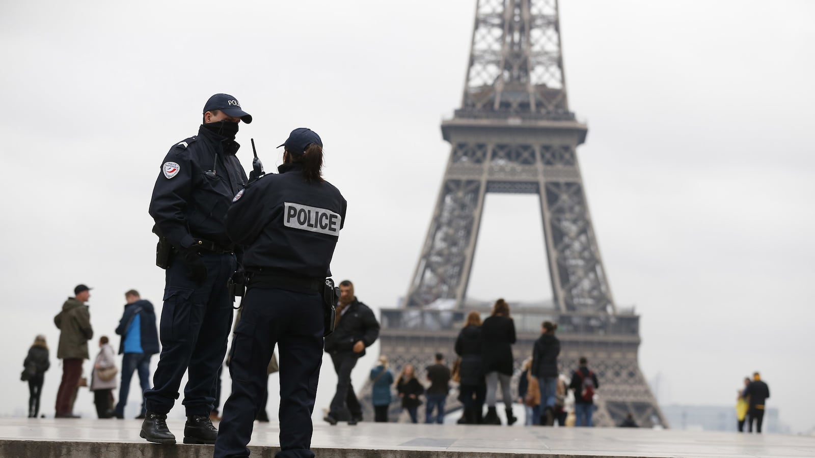 articles/2013/11/19/the-mad-gunman-of-paris/131119-paris-gunman-dickey-tease-new_t3smex