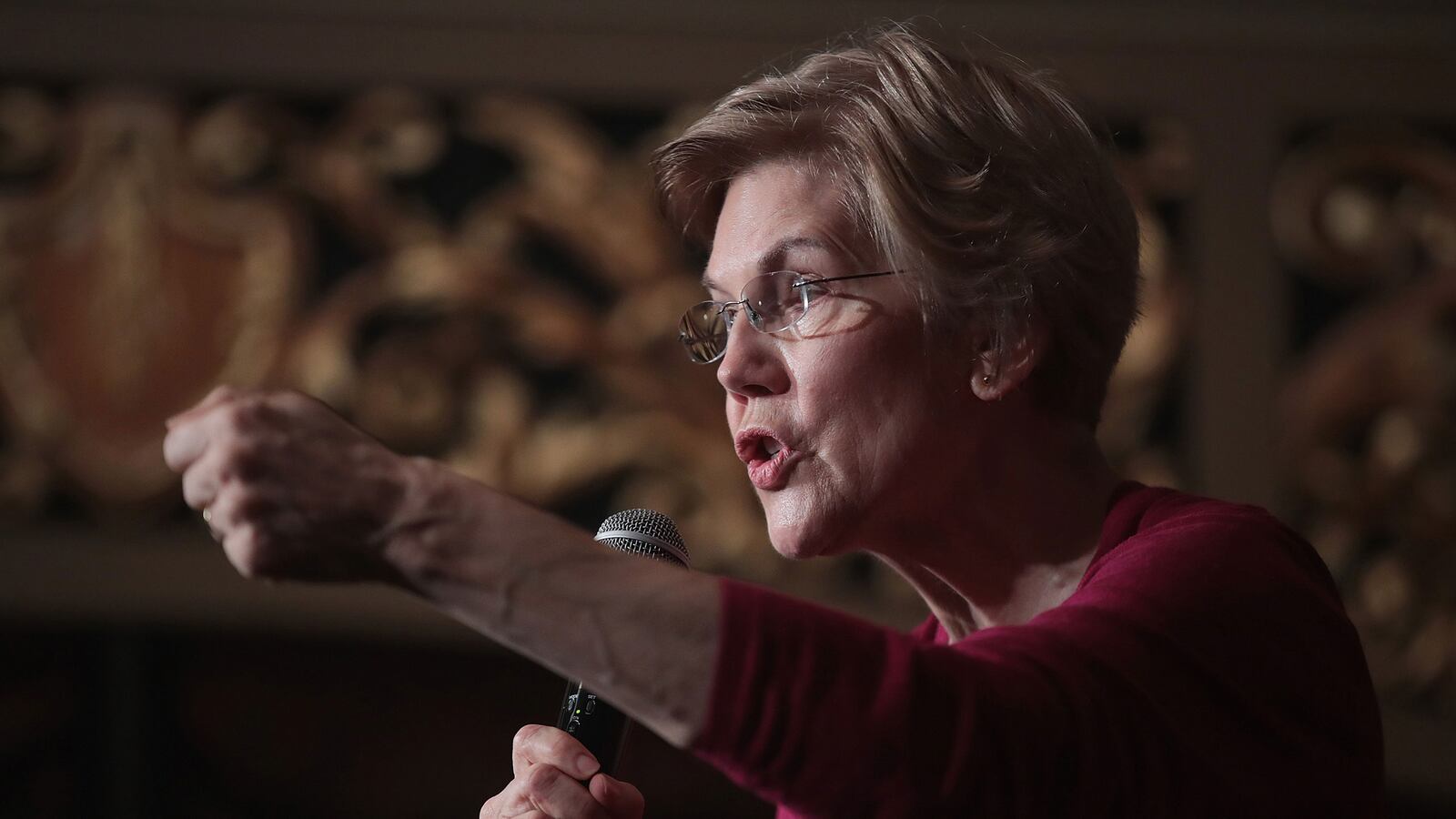 190214-banco-elizabeth-warren-dhs-hero_omszo6