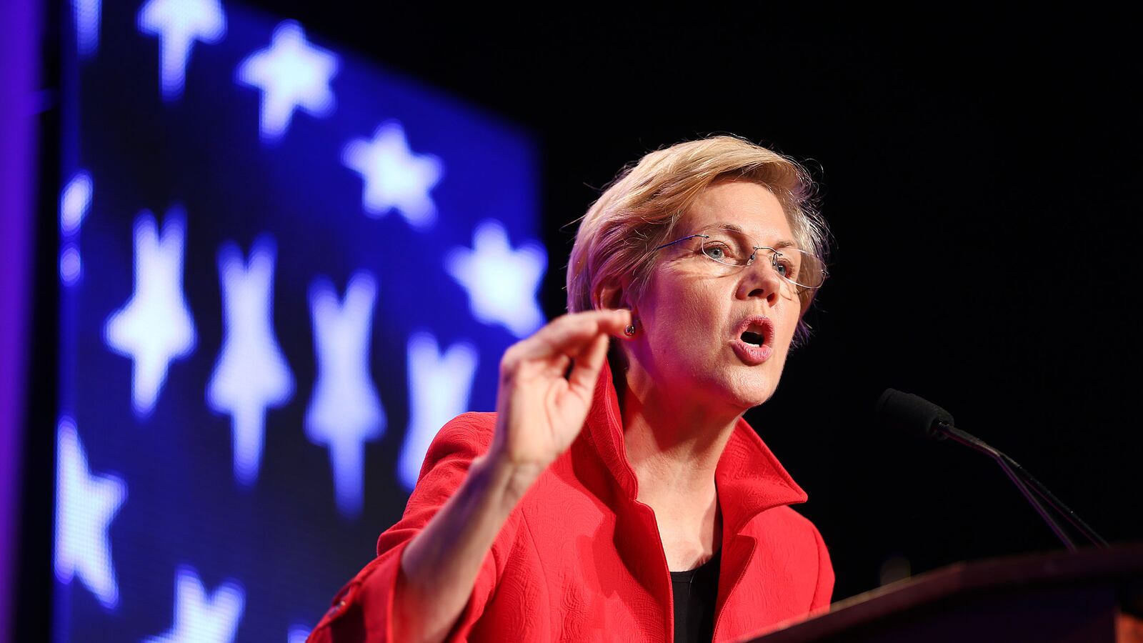 articles/2014/12/18/how-naive-is-elizabeth-warren/141217-gillespie-elizabeth-warren-tease_und4mi