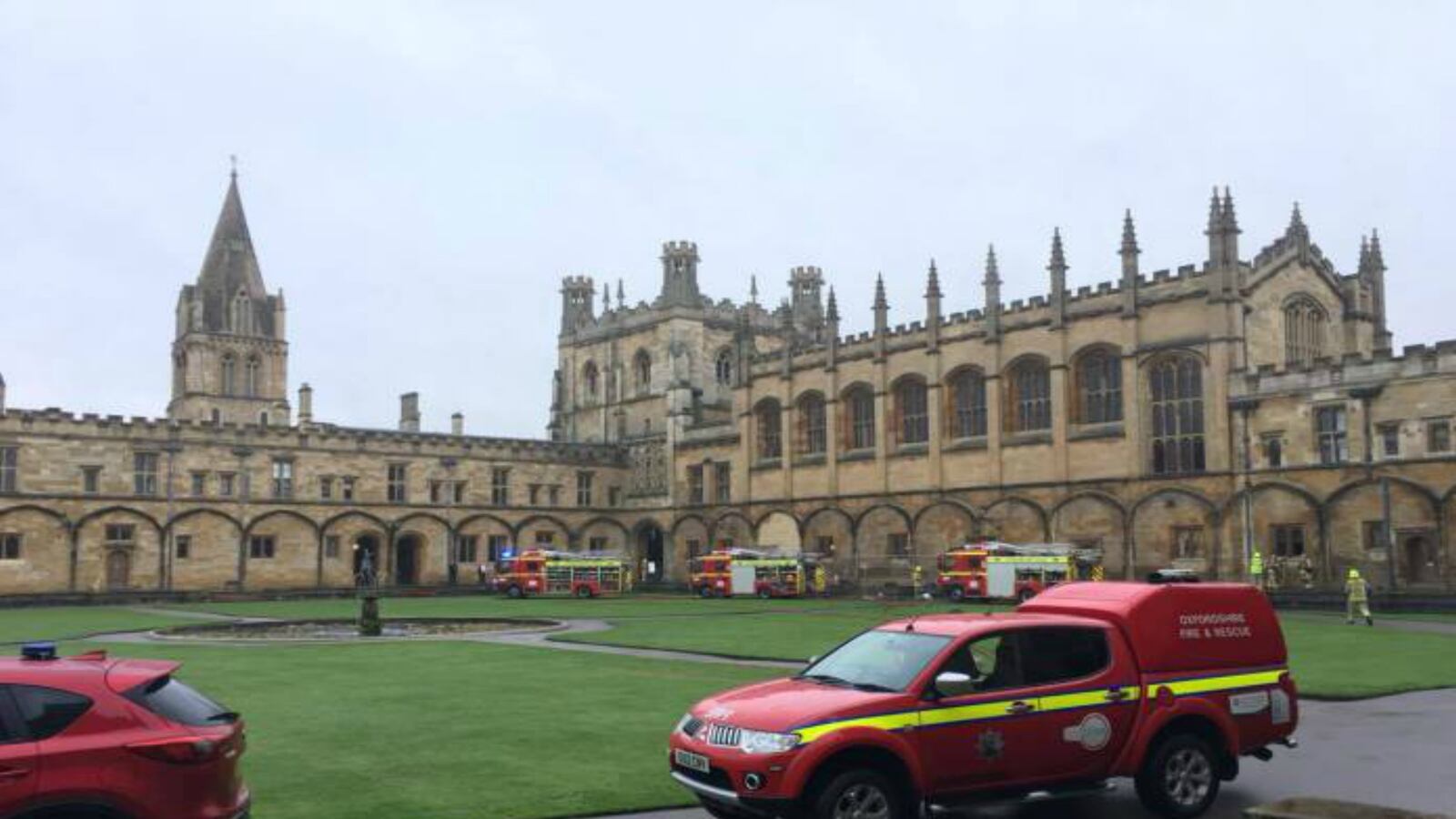 cheats/2016/11/12/fire-at-hogwarts-hall/161112-christ-church-hall-fire-cheat_mxbzft