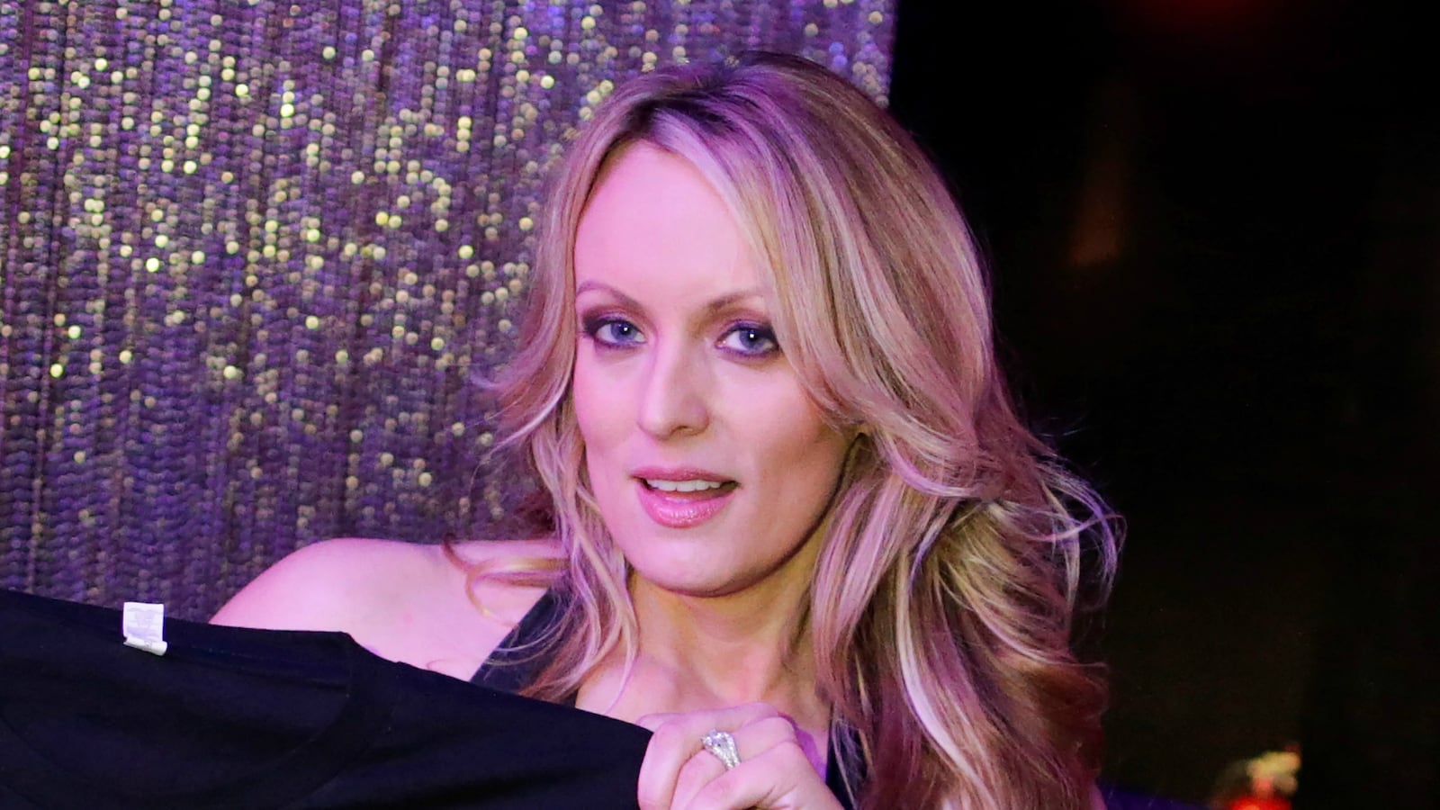 180303-stormy-daniels-nondisclosure-deal-cheat_tb6oqy