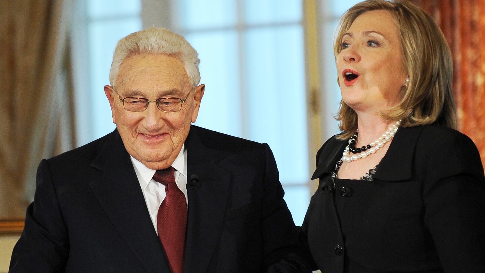 articles/2016/08/11/clinton-has-not-sought-kissinger-s-support-but-so-what-if-she-had/160811-tomasky-clinton-kissinger-tease_ccptij
