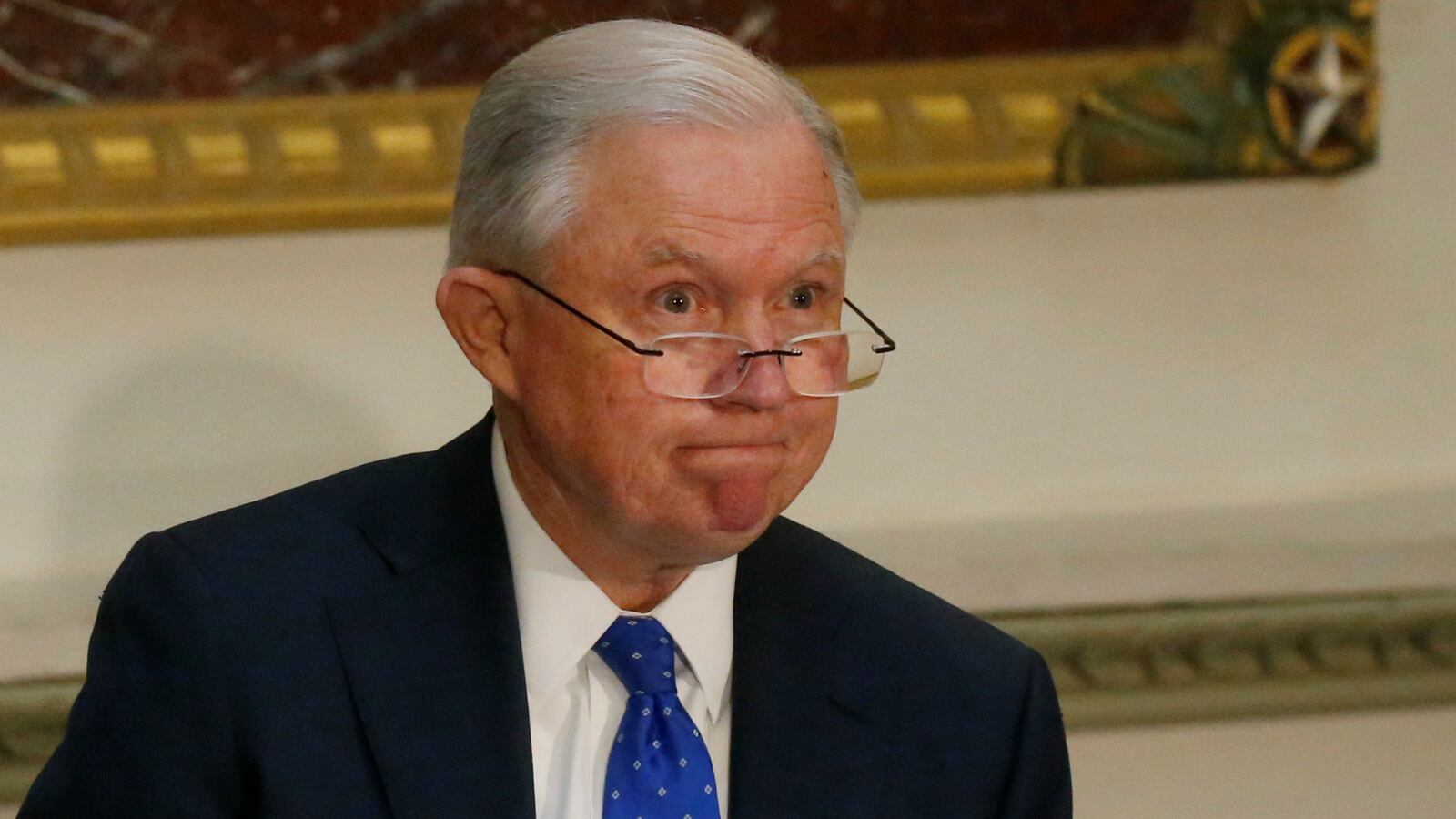 180829-trump-campaign-against-sessions-cheat_ky17z1