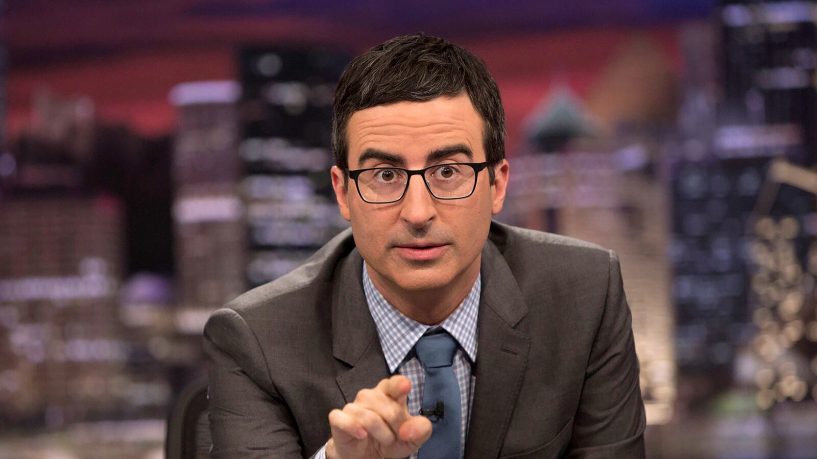 articles/2017/05/15/john-oliver-calls-on-congress-to-rebuke-trump-for-comey-firing-it-s-on-you/170410-stern-john-oliver-tease_hd5xxp