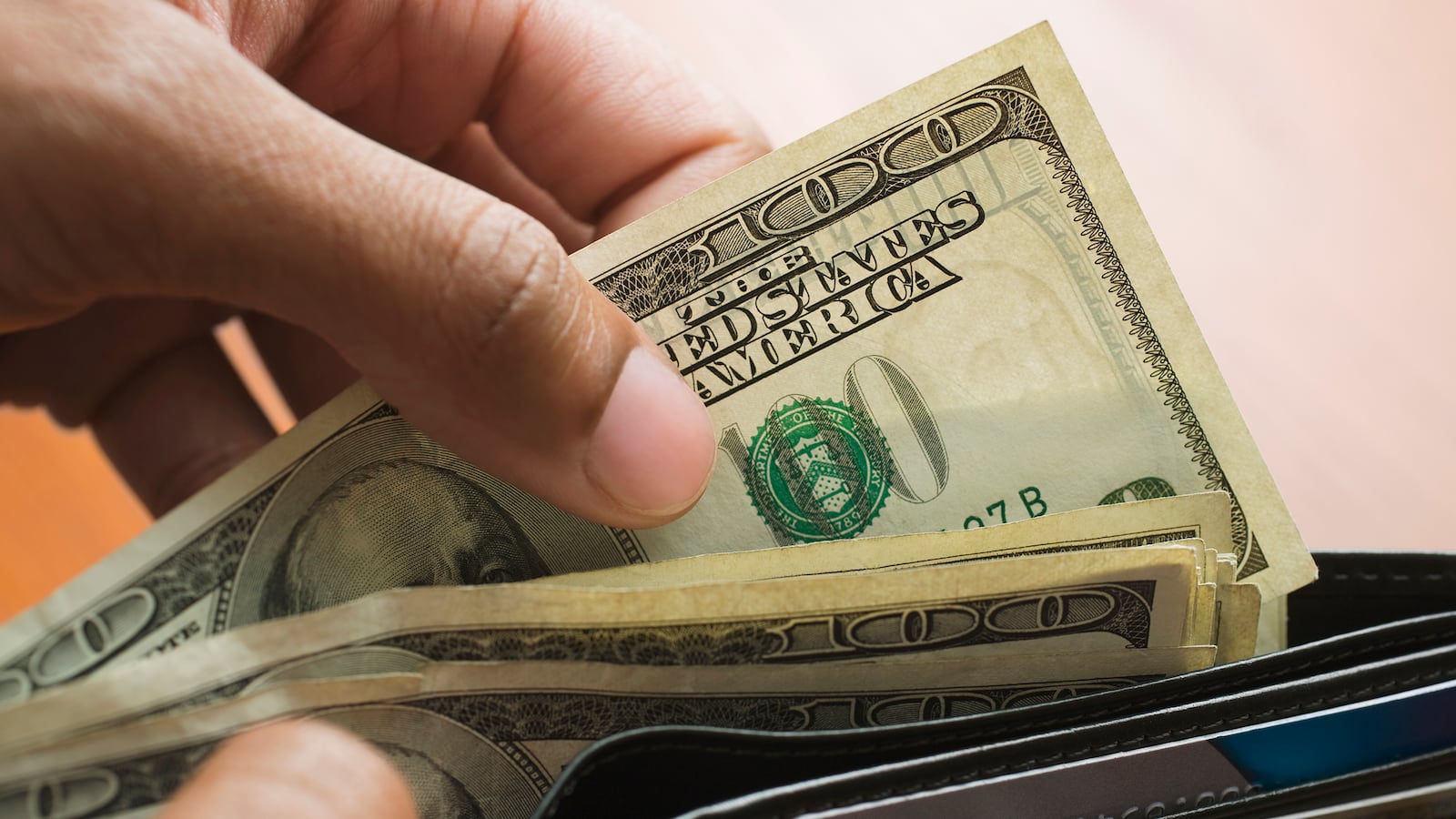 articles/2013/10/29/the-obamacare-ripoff-more-money-for-less-insurance/131029-frum-ripoff-tease-embed_umsade