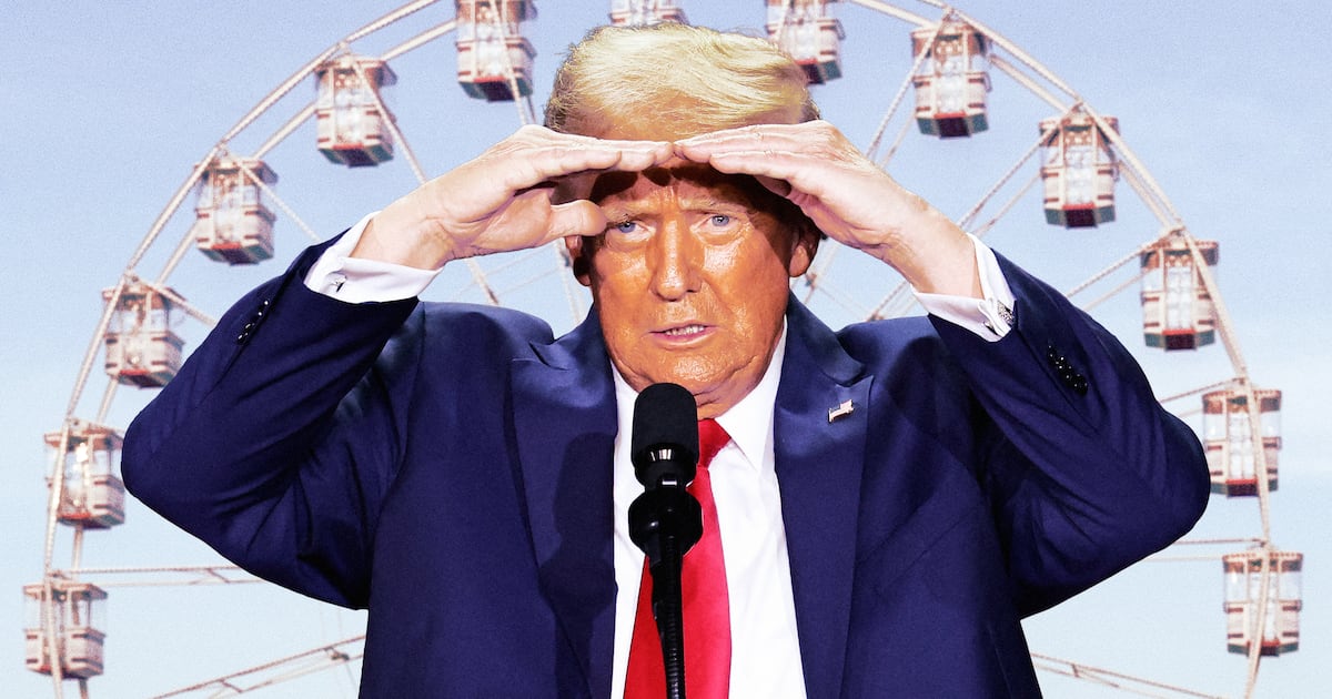 Trump's Empty ‘Great State Fair' Exposed in Damning Photos