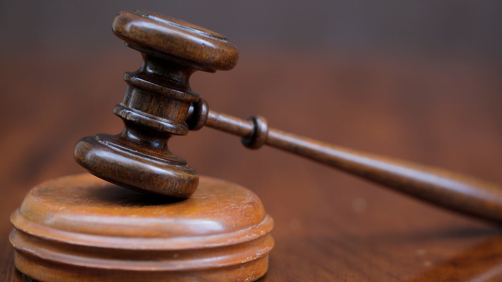 2020-08-18T233532Z_872461553_RC2NGI90OOKL_RTRMADP_3_USA-LEGAL_yd1nng