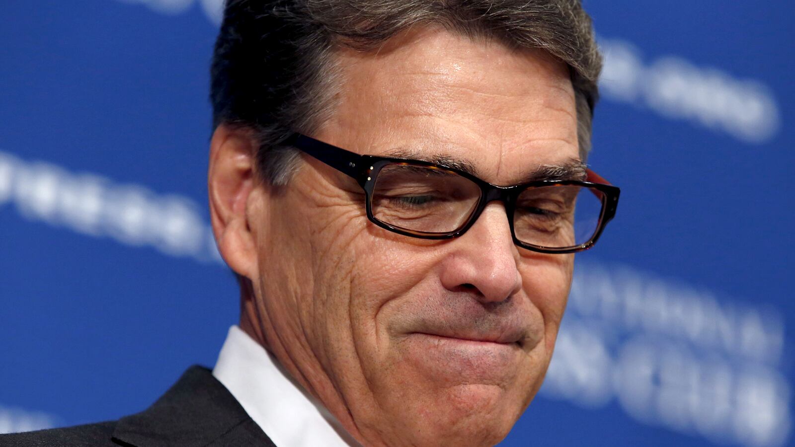articles/2015/09/11/perry-drops-the-mic-and-out-of-the-race/150911-woodruff-rick-perry-tease_bcqvrg