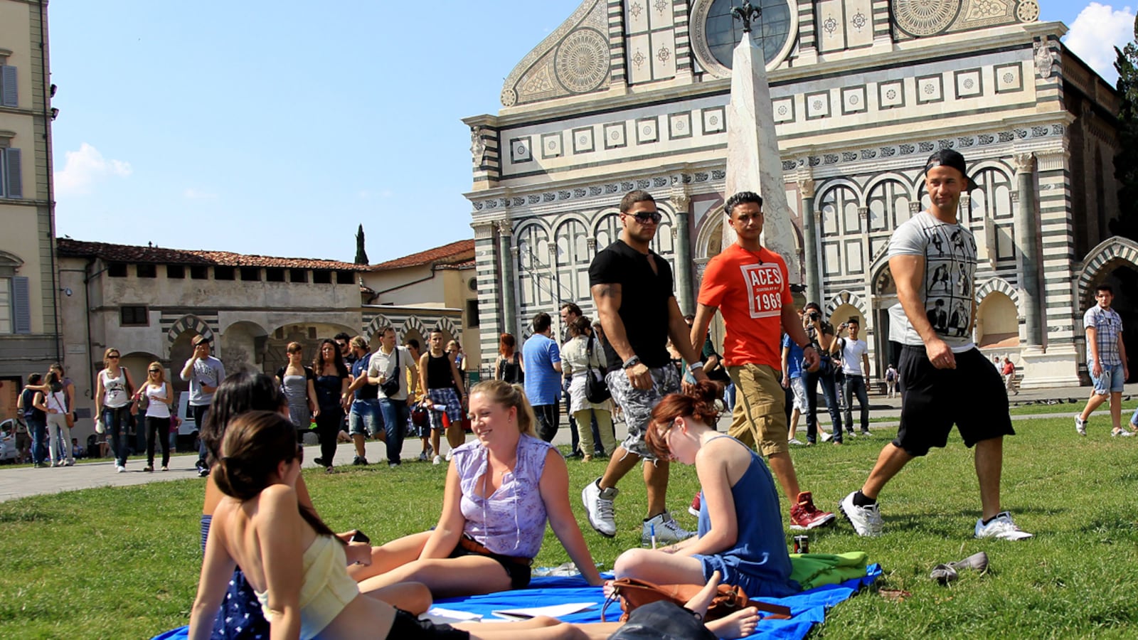 articles/2011/06/17/jersey-shore-spinoffs-new-tv-show-in-italy/italy-jersey-shore-nadeau_ujzwz7