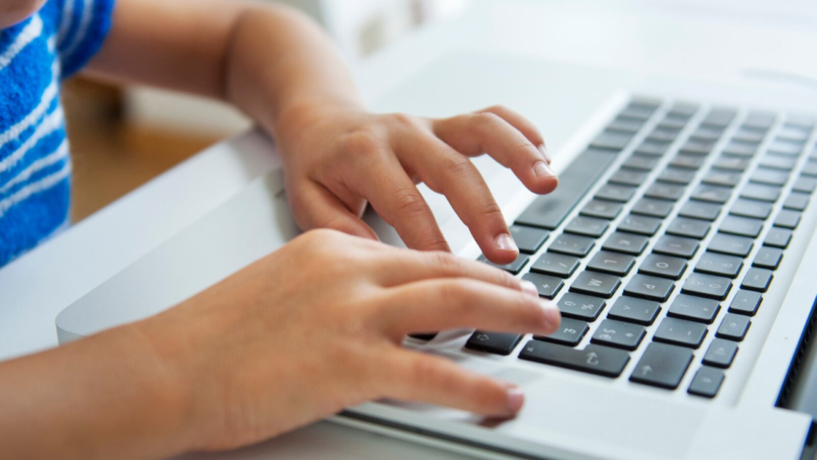 articles/2012/06/14/government-should-not-spend-big-bucks-to-close-internet-time-wasting-divide/internet-divide-medved_oaj9i3