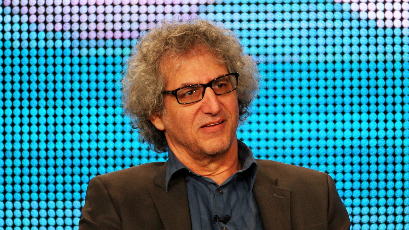 articles/2012/04/04/two-and-a-half-men-co-creator-lee-aronsohn-s-female-comedy-rant/two-and-a-half-men-aronsohn-romano_aaqpaw