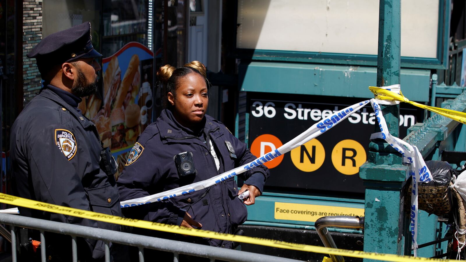 2022-04-12T173505Z_906623092_RC2TLT94KYTH_RTRMADP_3_NEW-YORK-SHOOTING_x0n48s